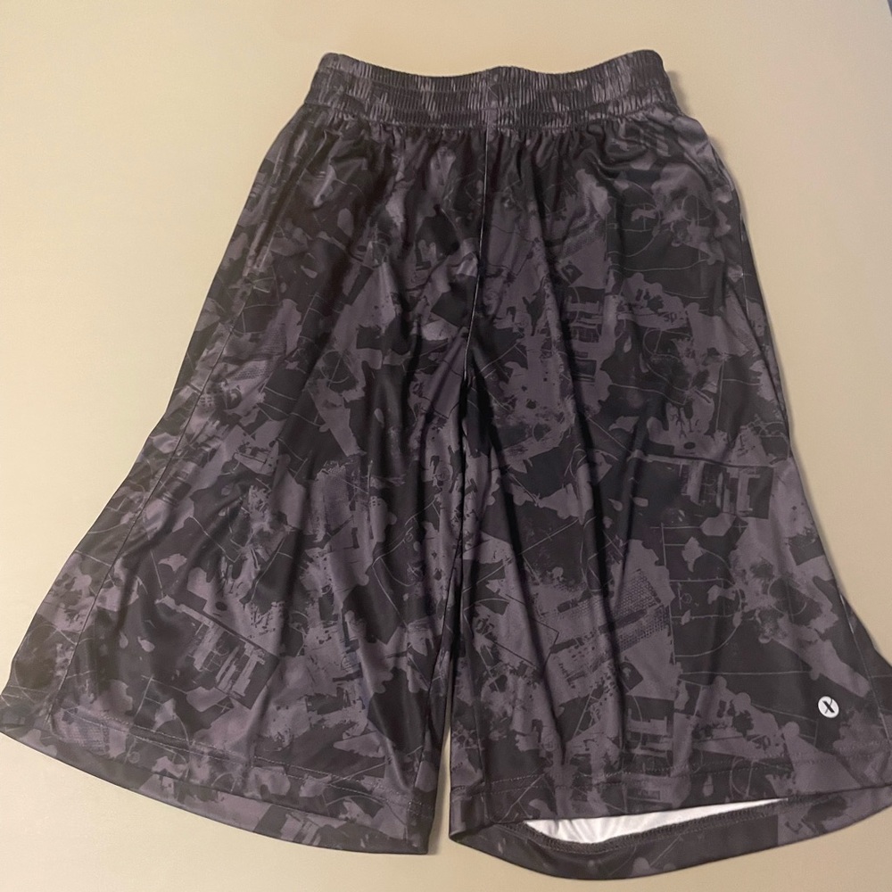 Black/gray Qucik-dri Xersion shorts with pockets and drawstrings